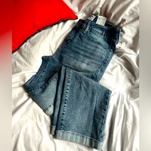 Denizen from Levi’s boyfriend jeans. Worn a few times only.